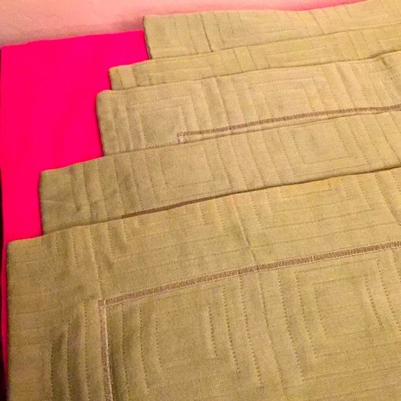 Fieldcrest Classic Placemats (Set of 5) - Picture 1 of 13